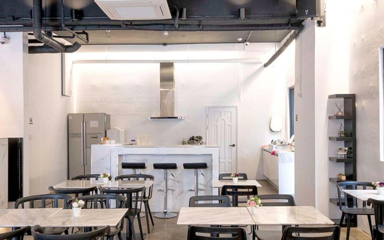 בוסאן Canvas Black Guesthouse מראה חיצוני תמונה