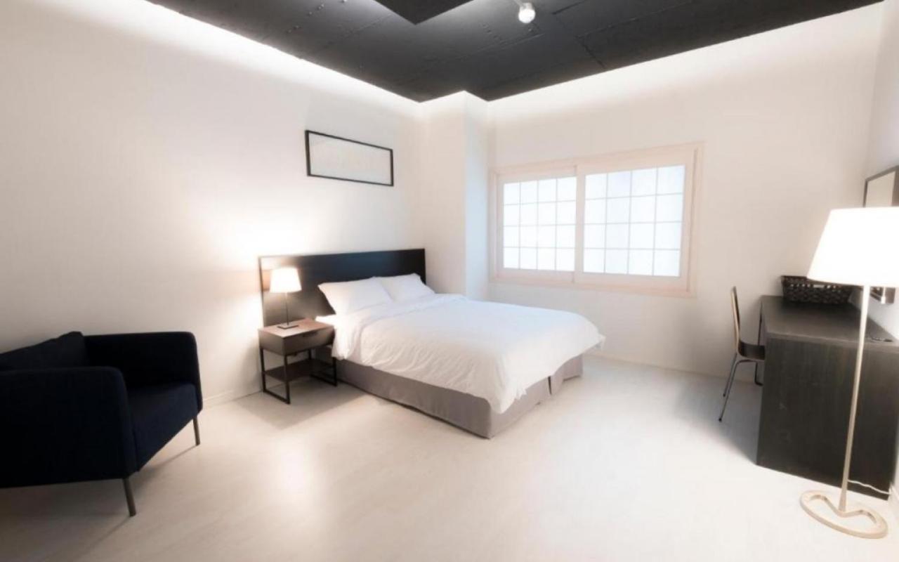 בוסאן Canvas Black Guesthouse מראה חיצוני תמונה