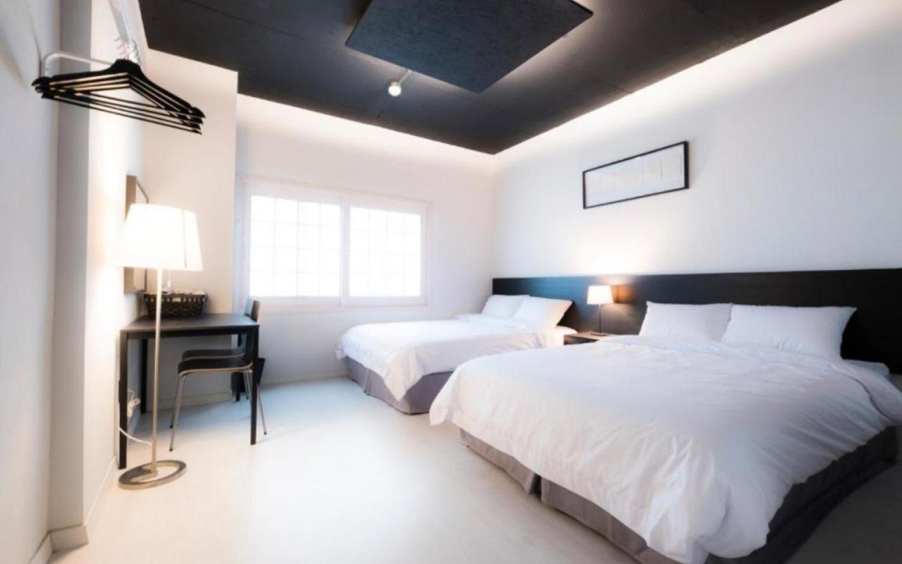 בוסאן Canvas Black Guesthouse מראה חיצוני תמונה