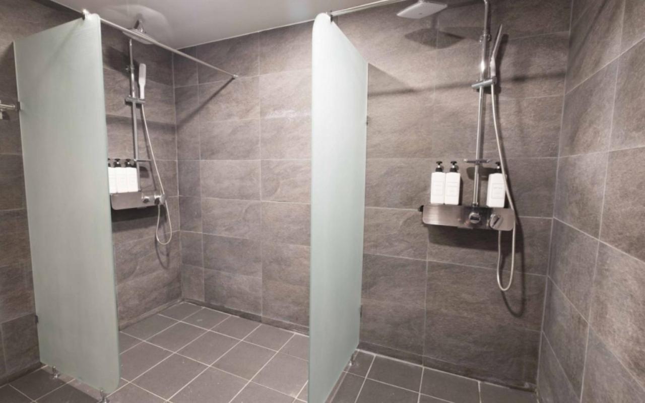 בוסאן Canvas Black Guesthouse מראה חיצוני תמונה